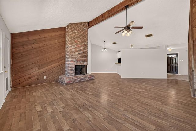 10135 Shell Rock Road, La Porte, TX 77571