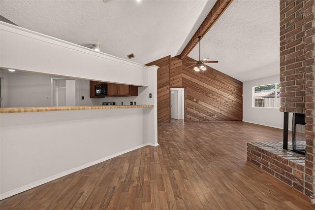 10135 Shell Rock Road, La Porte, TX 77571