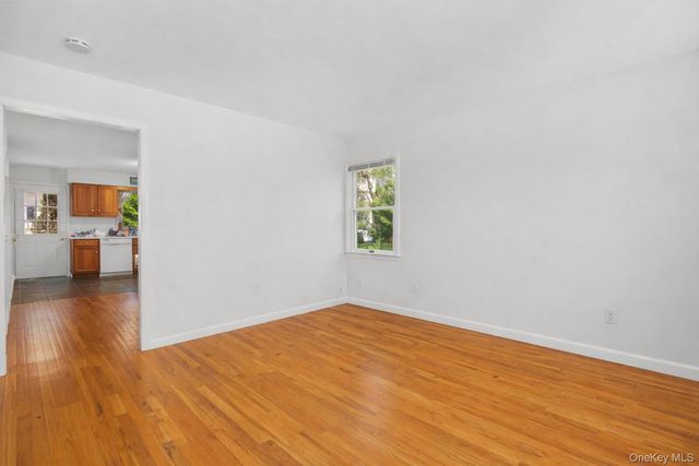 21 W Division Street, Greenwich, CT 06830