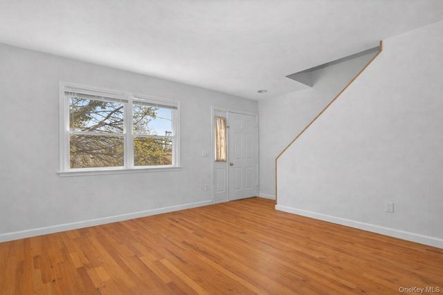 21 W Division Street, Greenwich, CT 06830