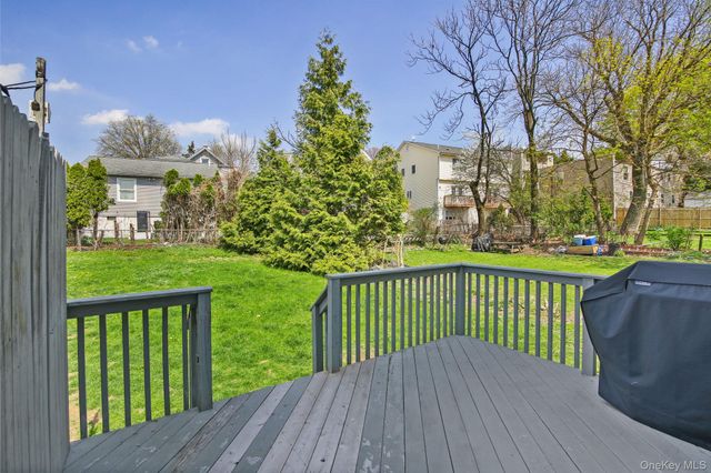 21 W Division Street, Greenwich, CT 06830