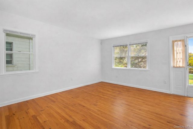 21 W Division Street, Greenwich, CT 06830
