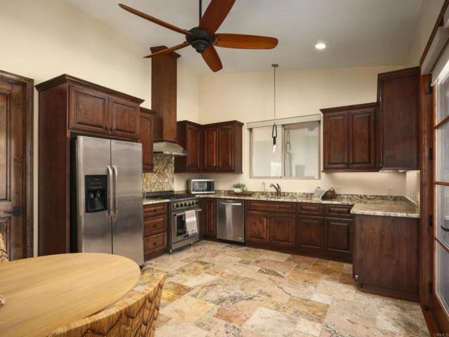 15731 Via De Santa Fe, Rancho Santa Fe, CA 92067