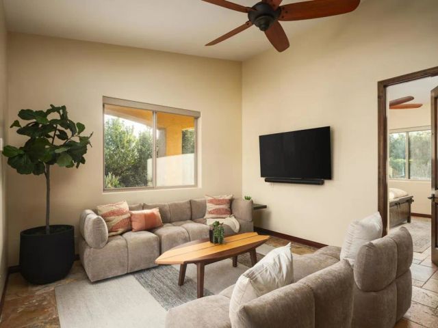 15731 Via De Santa Fe, Rancho Santa Fe, CA 92067