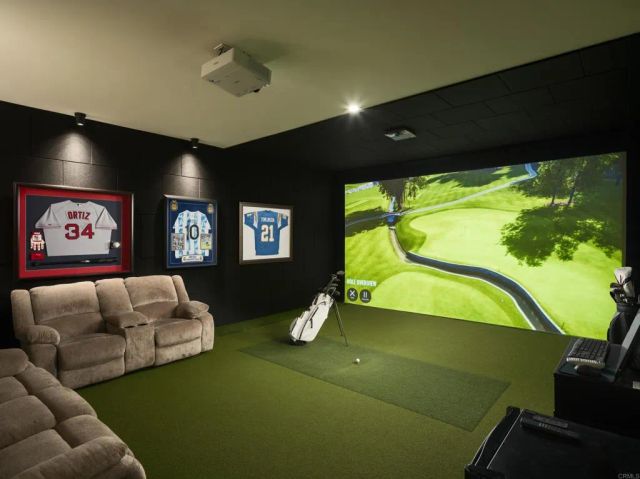 15731 Via De Santa Fe, Rancho Santa Fe, CA 92067