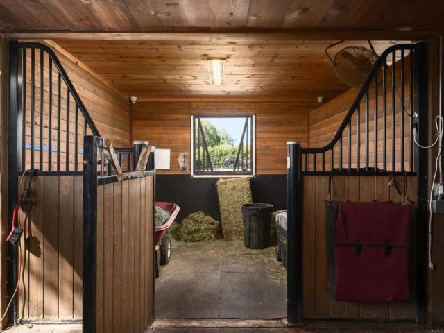 15731 Via De Santa Fe, Rancho Santa Fe, CA 92067