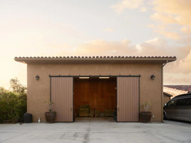 15731 Via De Santa Fe, Rancho Santa Fe, CA 92067