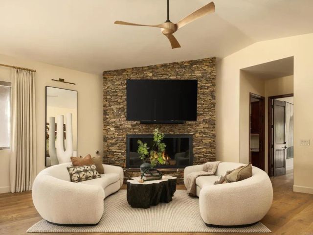 15731 Via De Santa Fe, Rancho Santa Fe, CA 92067