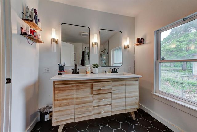 10834 NE 17th Street, Oklahoma City, OK 73141