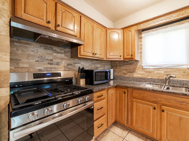 17519 Community Street, Lansing, IL 60438