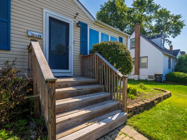 17519 Community Street, Lansing, IL 60438