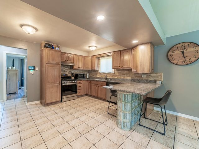 17519 Community Street, Lansing, IL 60438