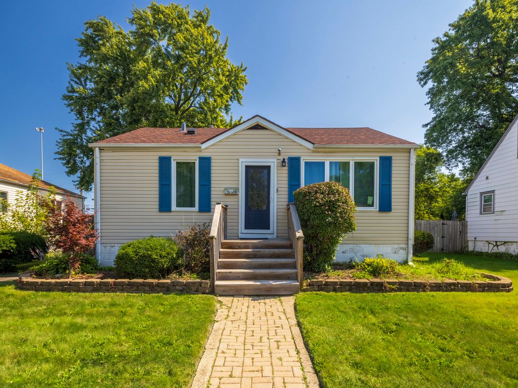 17519 Community Street, Lansing, IL 60438