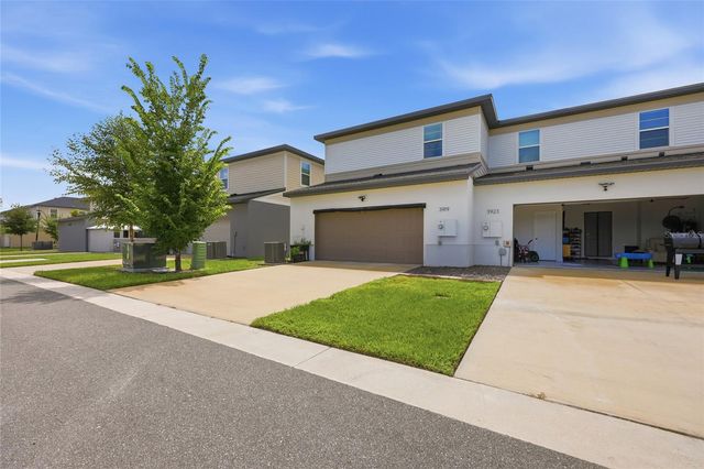 3919 KNOTTY PINE STREET, St Cloud, FL 34772