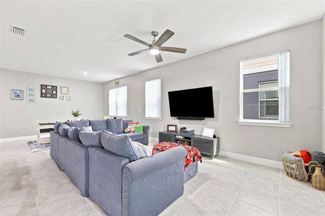 3919 KNOTTY PINE STREET, St Cloud, FL 34772