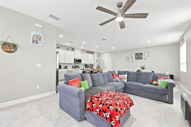 3919 KNOTTY PINE STREET, St Cloud, FL 34772