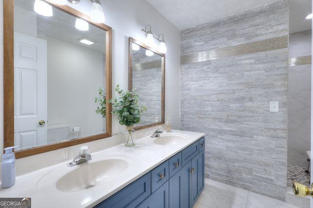 2315 Fisher Drive, Loganville, GA 30052