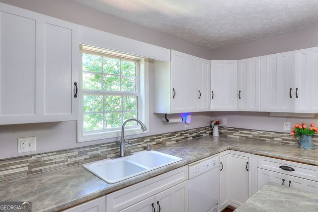 2315 Fisher Drive, Loganville, GA 30052