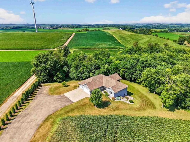 7224 Kickaboo Road, Waunakee, WI 53597