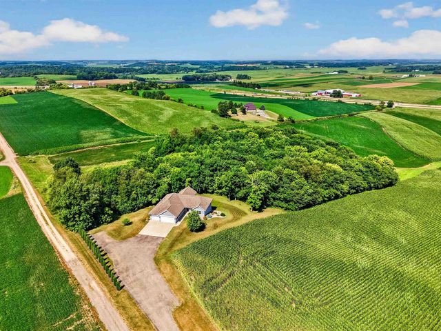 7224 Kickaboo Road, Waunakee, WI 53597