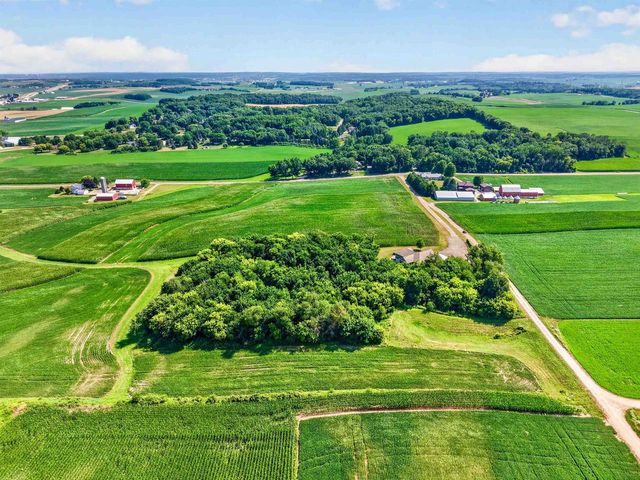 7224 Kickaboo Road, Waunakee, WI 53597