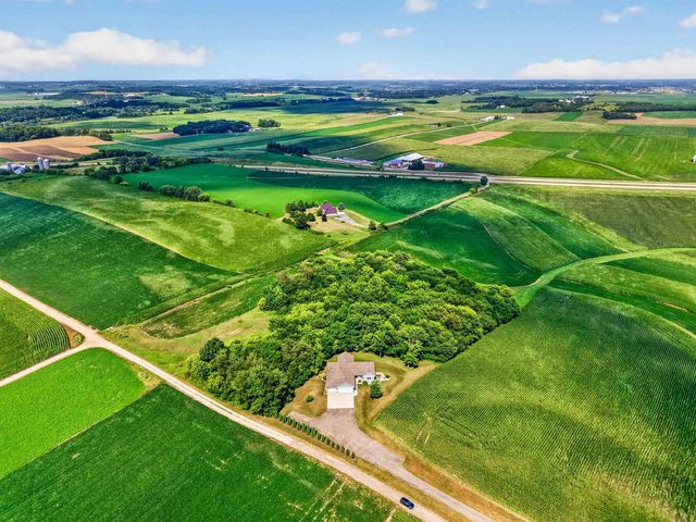 7224 Kickaboo Road, Waunakee, WI 53597