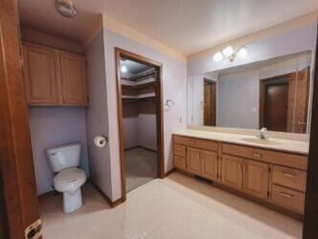 207 E Joliet Street, Schererville, IN 46375