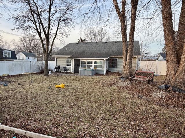 207 E Joliet Street, Schererville, IN 46375