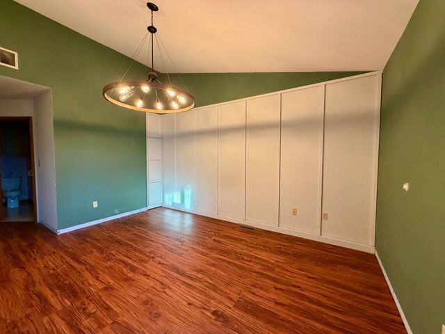 207 E Joliet Street, Schererville, IN 46375