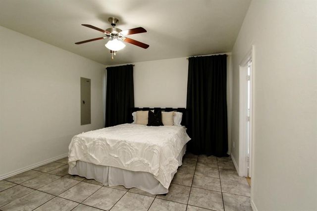 4008 Millers Creek Lane, Mustang, OK 73064