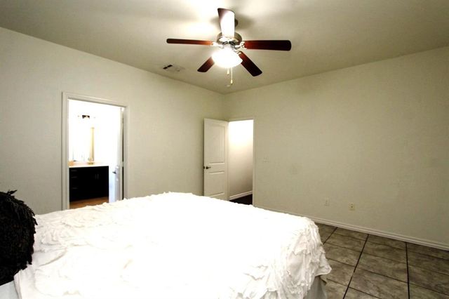4008 Millers Creek Lane, Mustang, OK 73064