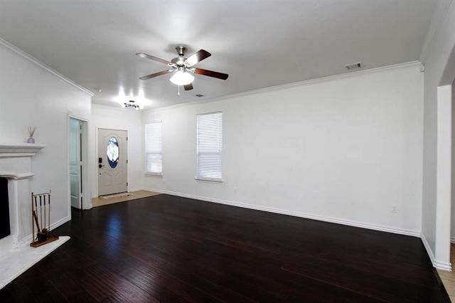 4008 Millers Creek Lane, Mustang, OK 73064