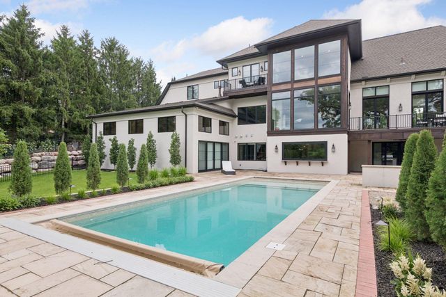 5404 Stauder Circle, Edina, MN 55436
