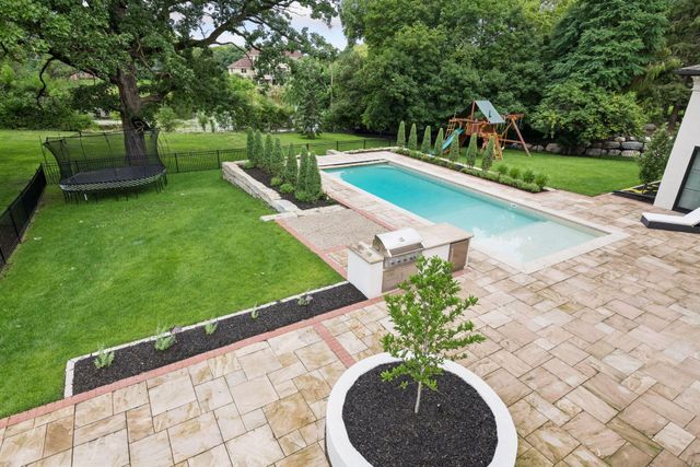 5404 Stauder Circle, Edina, MN 55436