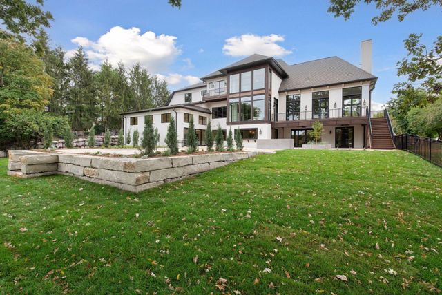 5404 Stauder Circle, Edina, MN 55436