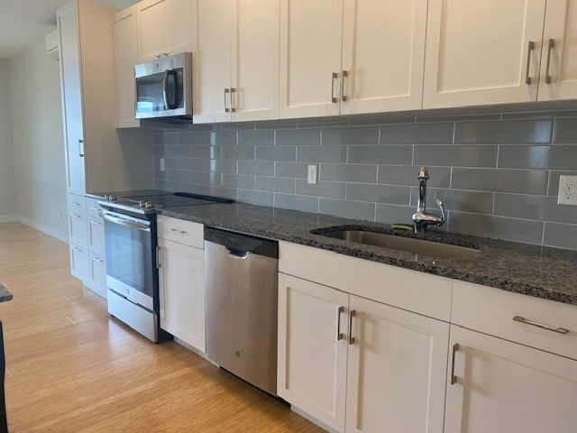 95 Cranston Street 109, Providence, RI 02909