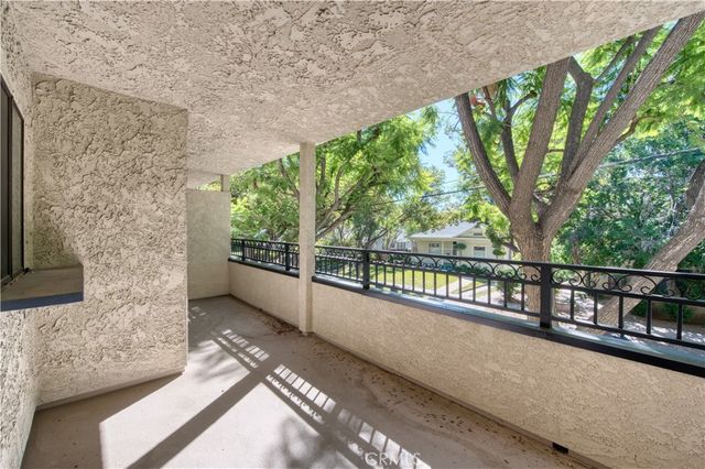 277 Pleasant Street 109, Pasadena, CA 91101