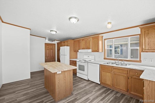 3502 Midsummer Lane, Northville, MI 48167