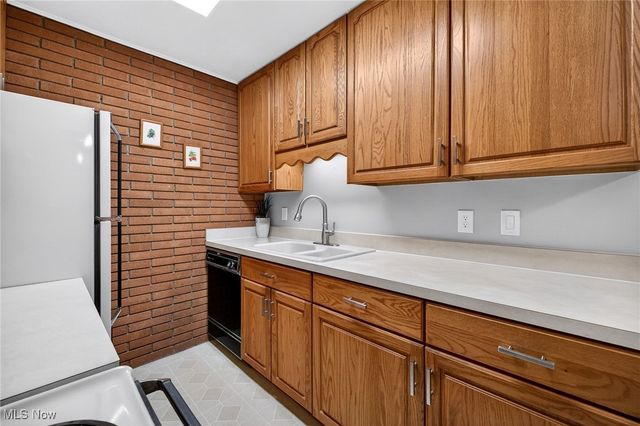 5721 Som Center Road 18, Solon, OH 44139