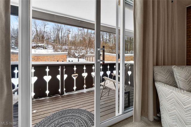 5721 Som Center Road 18, Solon, OH 44139