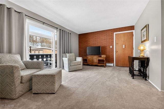 5721 Som Center Road 18, Solon, OH 44139