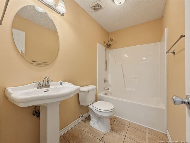 800 Bramblegate Road, Hope Mills, NC 28348