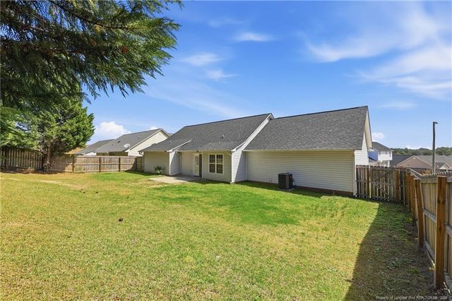 800 Bramblegate Road, Hope Mills, NC 28348