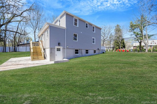 2939 N Wading River Road, Wading River, NY 11792