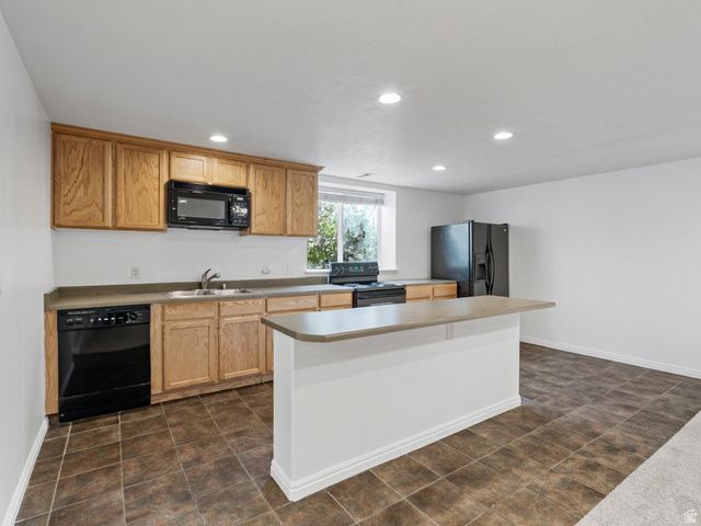 8569 S SUNRISE OAK DR, West Jordan, UT 84081