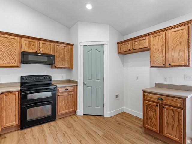 8569 S SUNRISE OAK DR, West Jordan, UT 84081