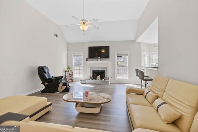 150 Chaucer Parkway, Fayetteville, GA 30214