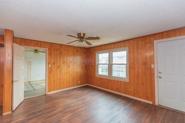 200 S Wall Street, Shamrock, TX 79079