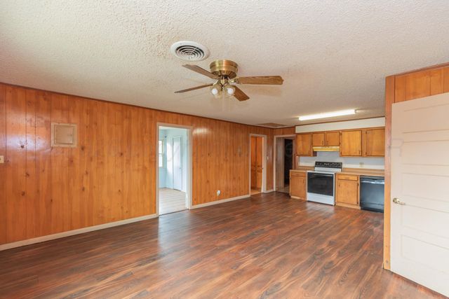 200 S Wall Street, Shamrock, TX 79079