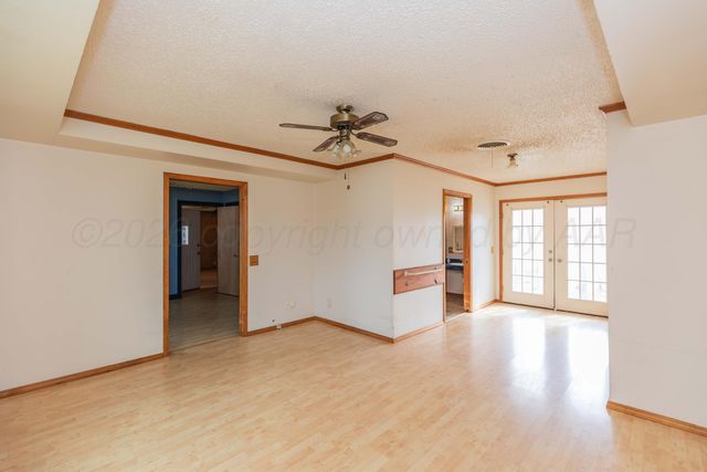 200 S Wall Street, Shamrock, TX 79079